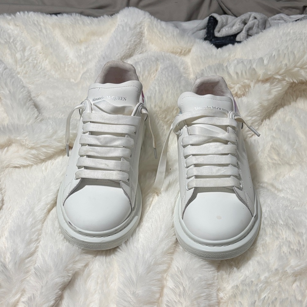 Alexander McQueen Men’s White Sneakers with Iridescent Detail - Picture 2 of 4